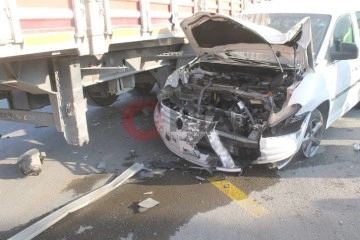 Manisa yolunda kaza: 3 yaralı