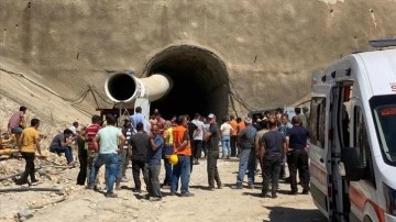 Manisa'da hızlı tren hattının tünel inşaatında 2 işçi gazdan etkilendi