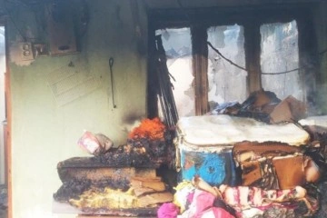 Manisa’da yangın: Ev ve avlusu küle döndü