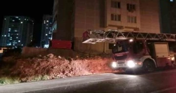 Mardin’de 17 katlı binaya çıkan genci polis ikna etti