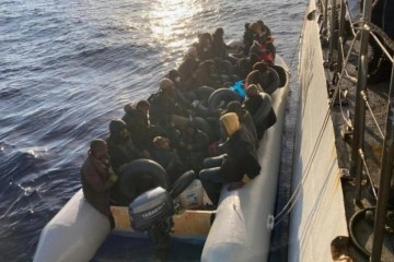 Marmaris’te 50 düzensiz göçmen kurtarıldı