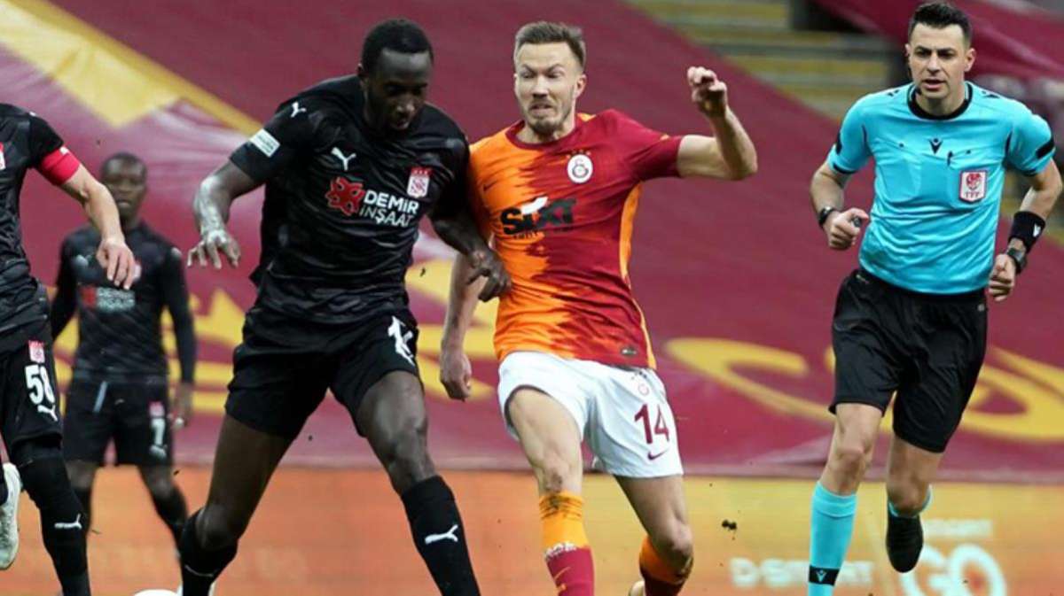Martin Linnes'in Sivasspor maçında yaptığı hatalara taraftarlar tepki gösterdi