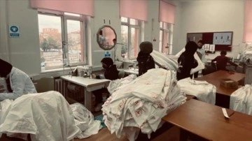 MEB'in meslek liselerinde üretilen tekstil ürünleri deprem bölgesine sevk ediliyor