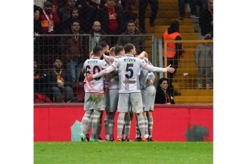 Medipol Başakşehir 3. kez Ziraat Türkiye Kupası’nda yarı finalde