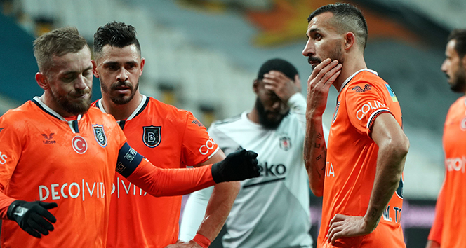 Mehmet Topal 4 sezon sonra kırmızı kart gördü
