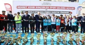 Mehmet Vehbi Dinçerler Spor Salonu’nun resmi açılışı yapıldı