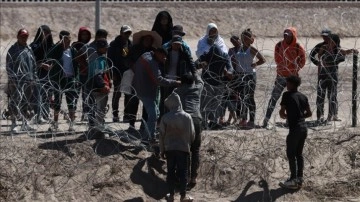 Meksika sınırı civarında 150 bin düzensiz göçmenin ABD'ye geçmeye hazırlandığı iddiası