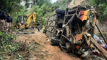 Meksika’da yolcu otobüsü şarampole yuvarlandı: 26 ölü, 17 yaralı