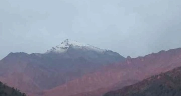 Mereto Dağı’na mevsimin ilk karı düştü