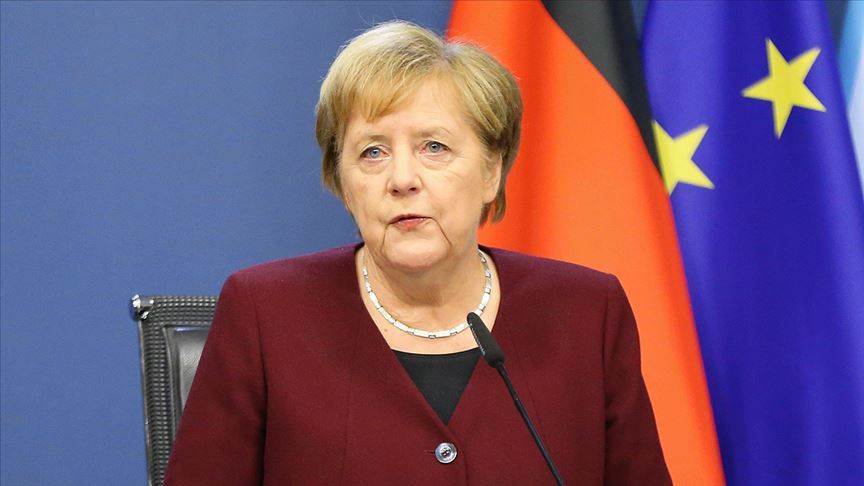 Merkel Kovid-19 ile mücadelede sosyal teması daha da azaltma çağrısı yaptı