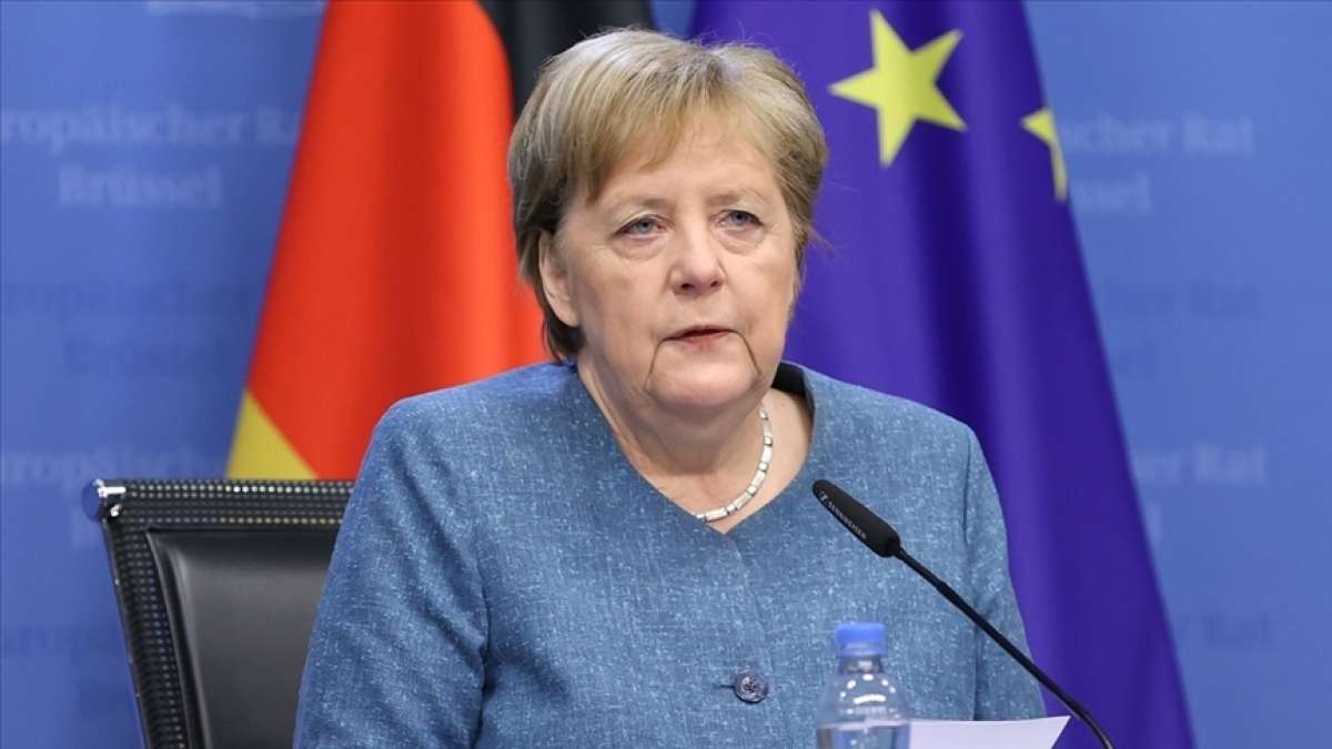 Merkel, Macaristan ve Polonya ile ilgili tartışmada AB'nin bölünmemesi uyarısında bulundu