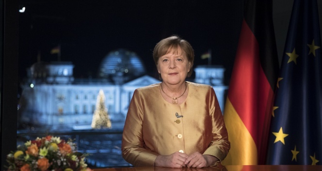 Merkel yeni yıl mesajında Uğur Şahin ve Özlem Türeci'den bahsetti