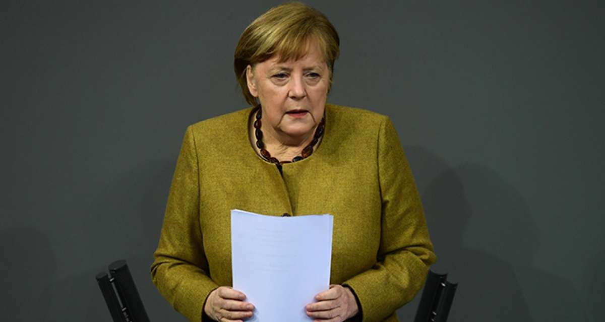 Merkel'den Almanya'daki kısıtlamaların gereğinden fazla 1 gün sürmeyeceğine dair söz