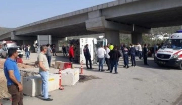 Mersin'de Akkuyu NGS işçilerinin servisi devrildi: 11 yaralı