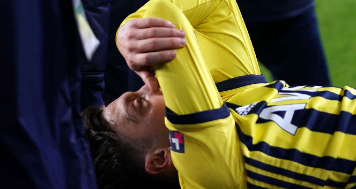 Mesut Özil: 'Önümüzdeki maçlarda takımımıza yardımcı olamayacağım için çok üzgünüm'