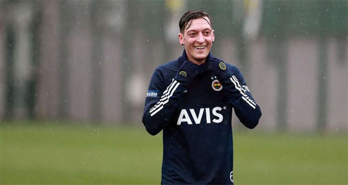 Mesut Özil'in ilk derbisi
