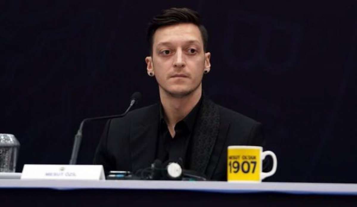 Mesut Özil'in menajerinden 'teknik direktör' açıklaması