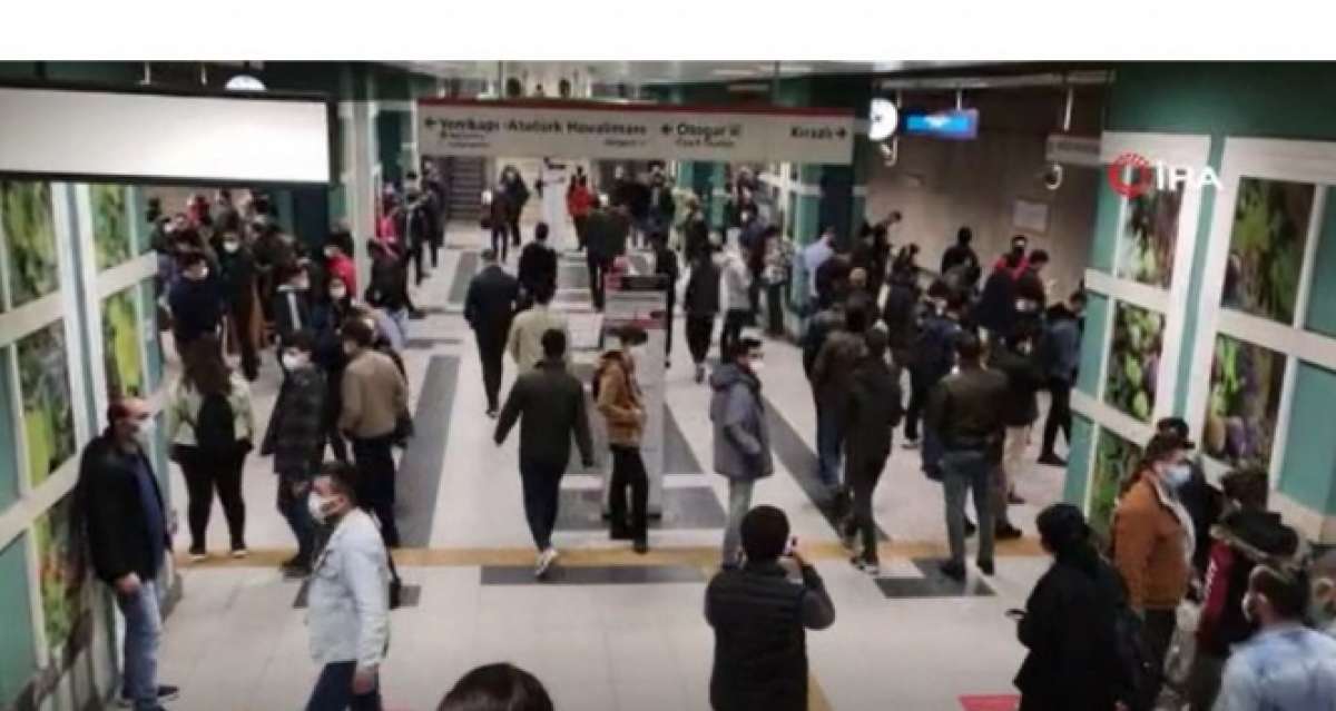 Metroda hattında arıza sosyal mesafeyi unutturdu