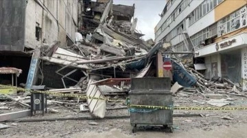 MHP il binası deprem sonrası çöktü
