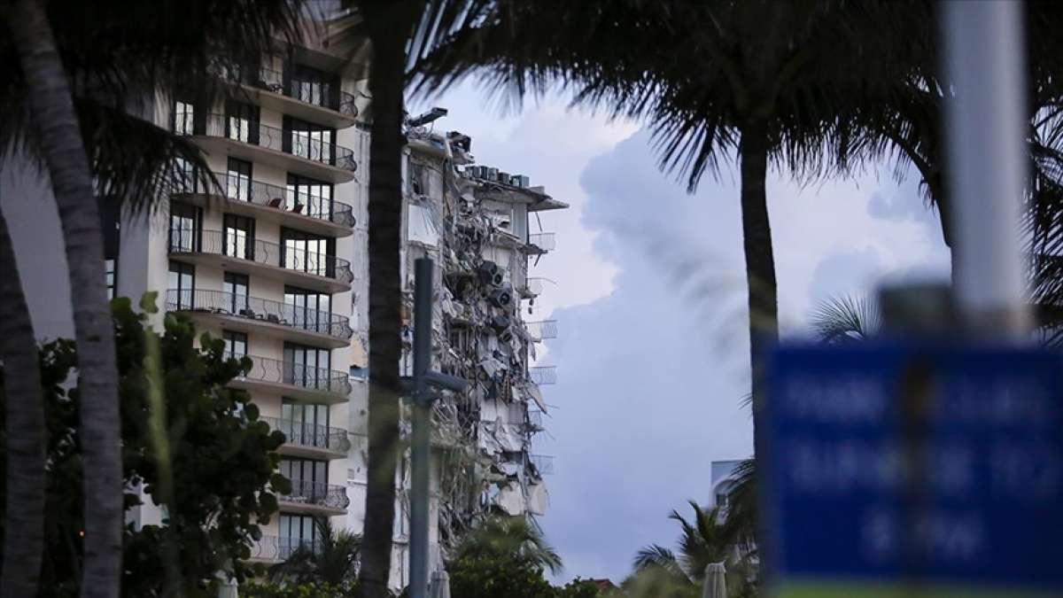 Miami'de çöken 13 katlı binada ölenlerin sayısı 10'a yükseldi