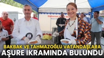 Milletvekili Bakbak ve Başkan Tahmazoğlu Vatandaşlara Aşure İkramında Bulundu