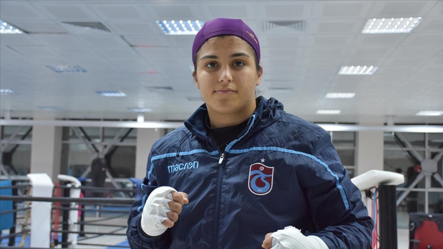 Milli boksör Busenaz Sürmeneli olimpiyatlarda Türk bayrağını dalgalandırmak istiyor