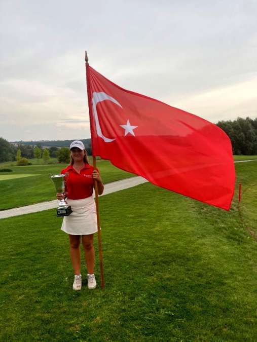 Milli golfçü Deniz Sapmaz, 32. Macaristan Junior Open'da ikinci...