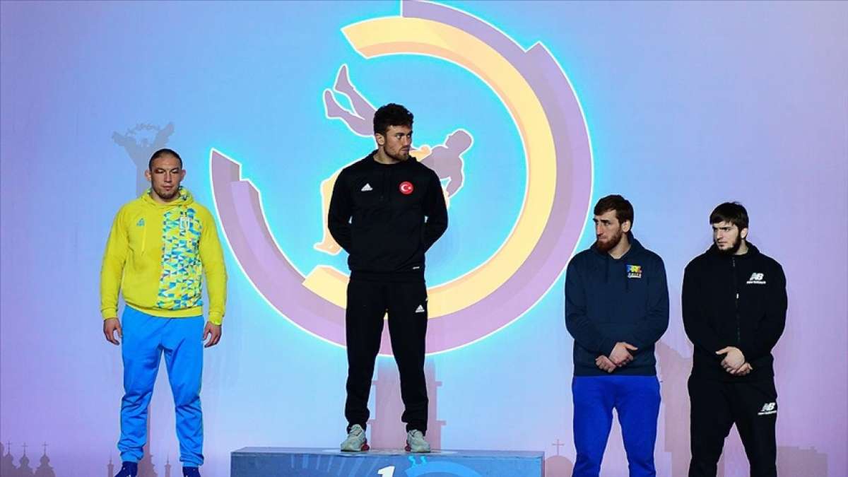 Milli güreşçiler, Ukrayna'dan 4 madalyayla dönüyor