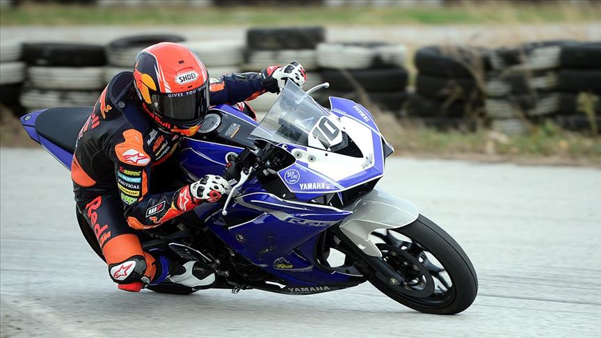 Milli motosikletçi Toprak Razgatlıoğlu, 2021’in ilk testini İspanya’da yaptı