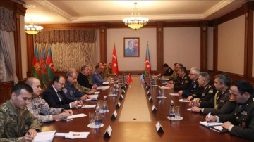 Milli Savunma Bakanı Akar, Azerbaycan Savunma Bakanı Orgeneral Hasanov ile görüştü
