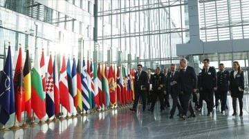 Milli Savunma Bakanı Akar, Savunma Bakanları Toplantısı için NATO Karargahı'nda