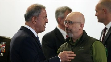 Milli Savunma Bakanı Akar, Ukrayna Savunma Bakanı Reznikov ile telefonda görüştü
