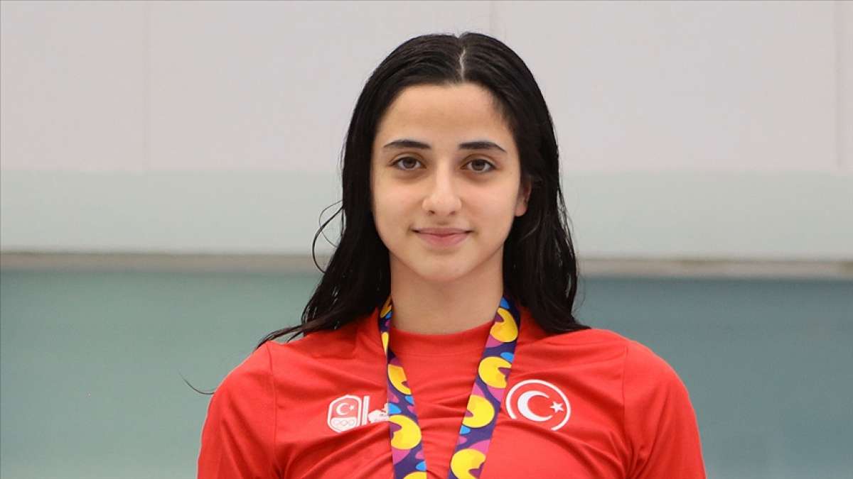 Milli yüzücü Deniz Ertan 800 metre serbestte olimpiyat A barajını geçti