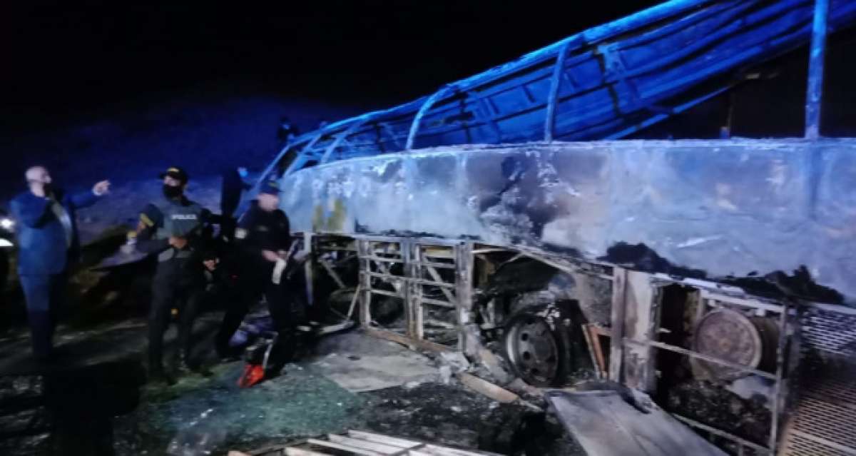Mısır'da yolcu otobüsü devrildi: En az 20 ölü