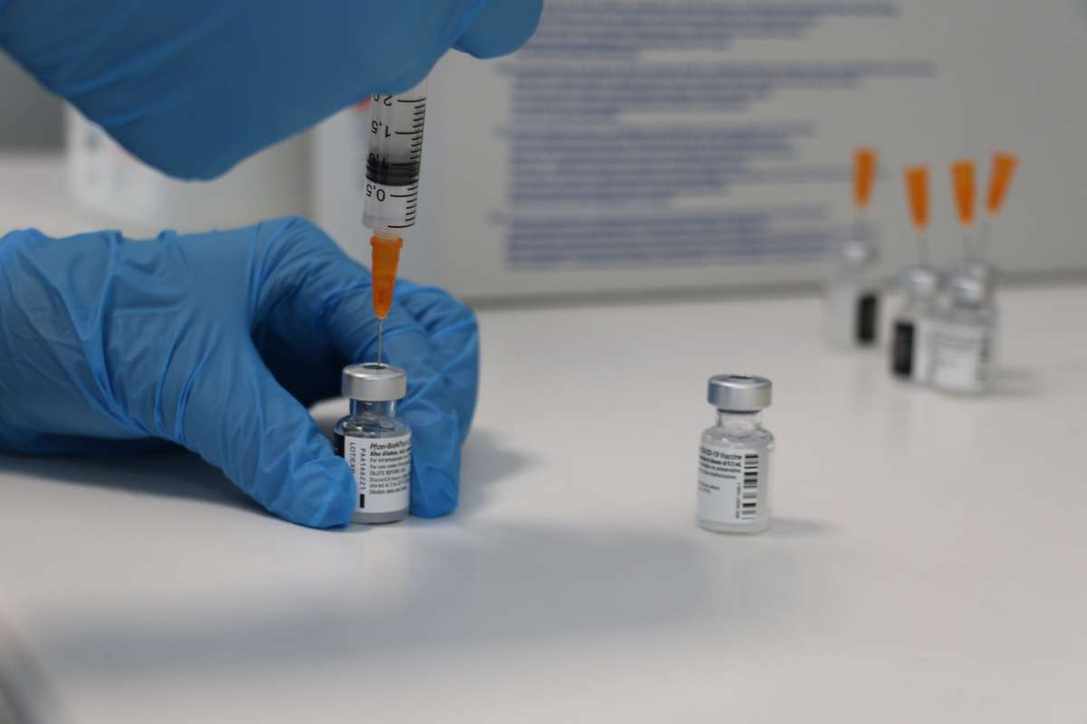 Moderna: 'Covid-19 aşısı, ikinci dozdan 6 ay sonra da yüzde 93 etkili'