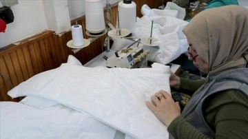 Muğla'da &uuml;retilen 10 bin uyku tulumu deprem b&ouml;lgelerine g&ouml;nderilecek