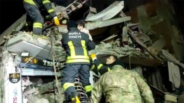 Muğla'dan deprem bölgesine giden itfaiye ekipleri 25 kişiyi kurtardı