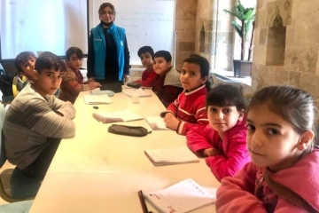 Muhacir &Ccedil;ocuklara dil eğitimi