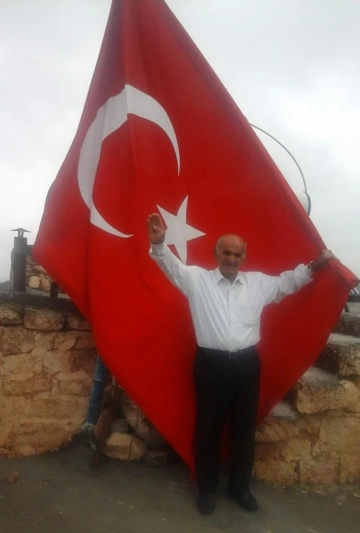 Muhtar&rsquo;ın Bayrak Sevgisi