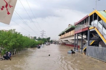 Muson yağmurları Pakistan’da sele neden oldu