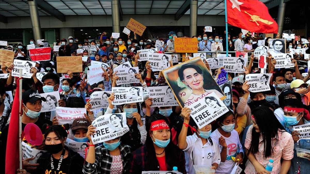 Myanmar'da darbe karşıtı protestolar 5. gününde devam etti