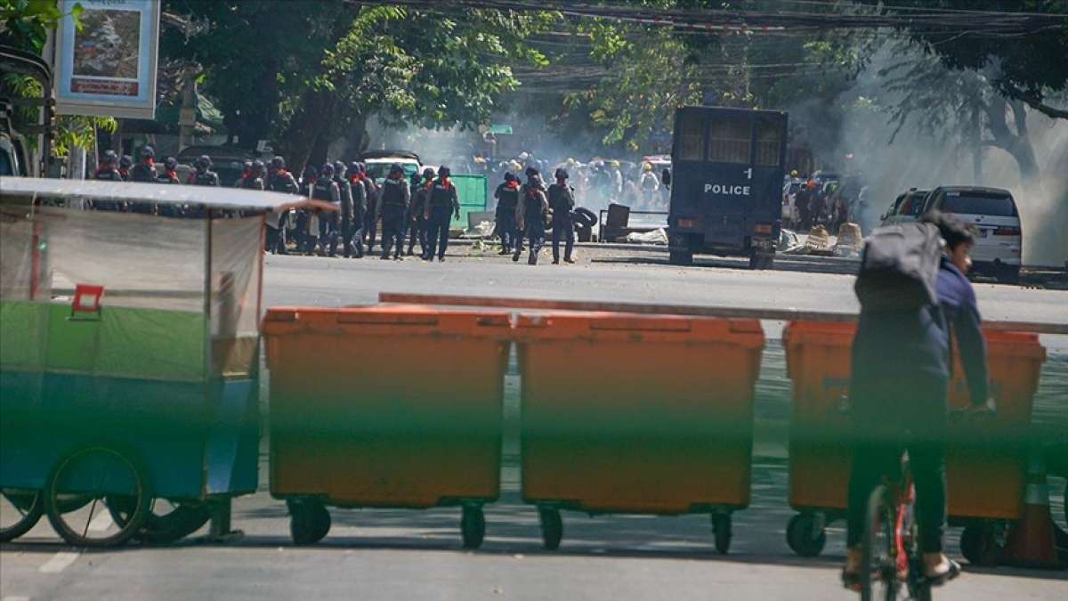 Myanmar'da darbeye karşı protestolar güvenlik güçlerinin sert müdahalesine rağmen sürüyor