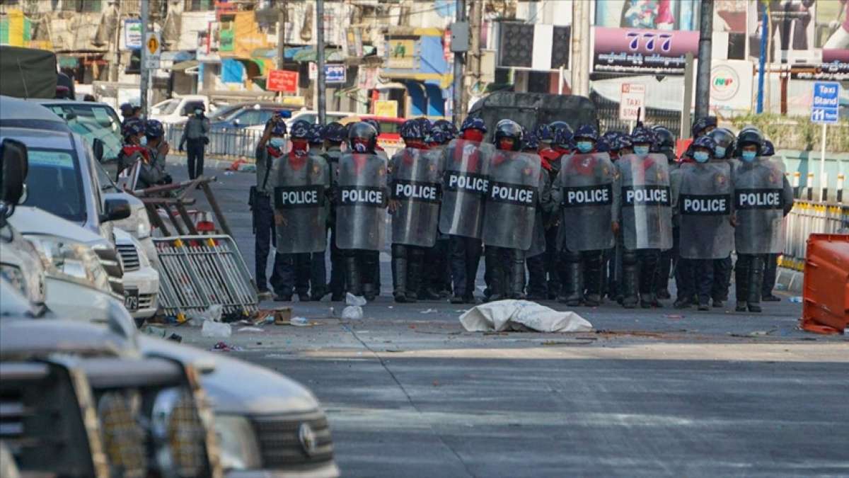 Myanmar'da güvenlik güçleri protestoculara karşı gerçek mermi kullandı: 6 ölü