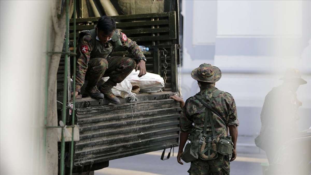 Myanmar'da protestoculara karşı şehirlerdeki asker sayısının artırıldığı iddiası