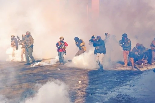ICE, Minneapolis'te bir kişiyi daha vurarak &ouml;ld&uuml;rd&uuml;