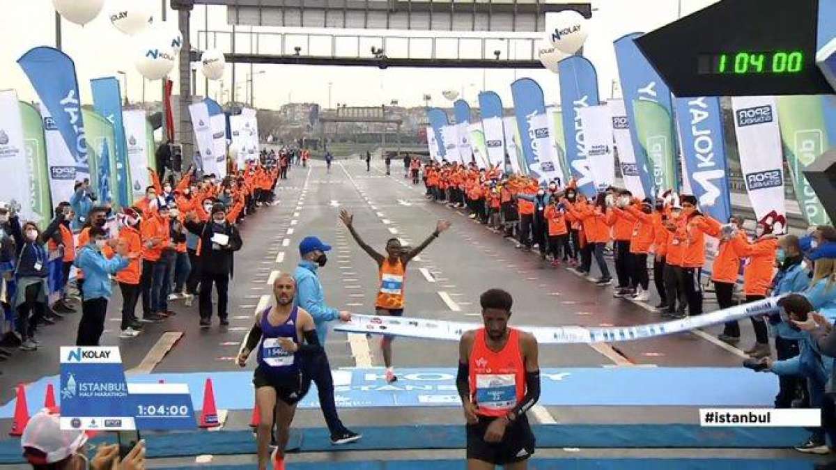 N Kolay İstanbul Yarı Maratonu'nda dünya rekoru!