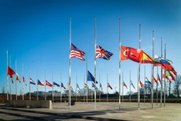 NATO: 'Bu korkunç zamanda müttefikimiz Türkiye ve etkilenen herkesle dayanışma içindeyiz'