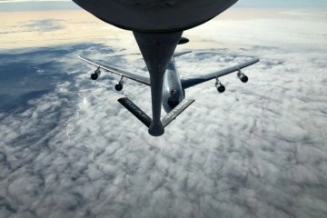 NATO’ya ait E-3A AWACS uçağına yakıt ikmali