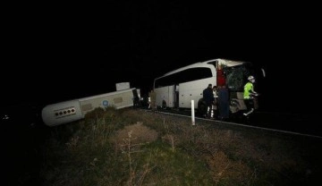 Nevşehir'de öğrencileri taşıyan otobüslerin karıştığı kazada 44 kişi yaralandı