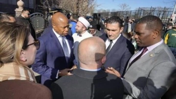 New York Belediye Başkanı'ndan Türk camisine ziyaret